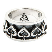 925純銀黑桃旋轉戒指,展示精緻的黑桃圖案和氧化處理,正面視圖