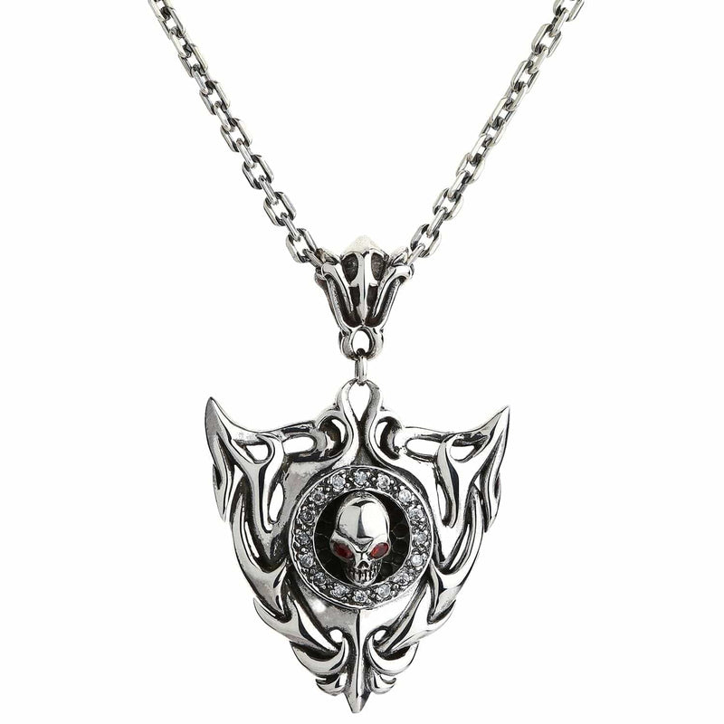 一英鎊的銀閃發光的<unk>子盾 Pendant 帶著紅色的 CZ 眼睛,顯示掛在銀鏈上。