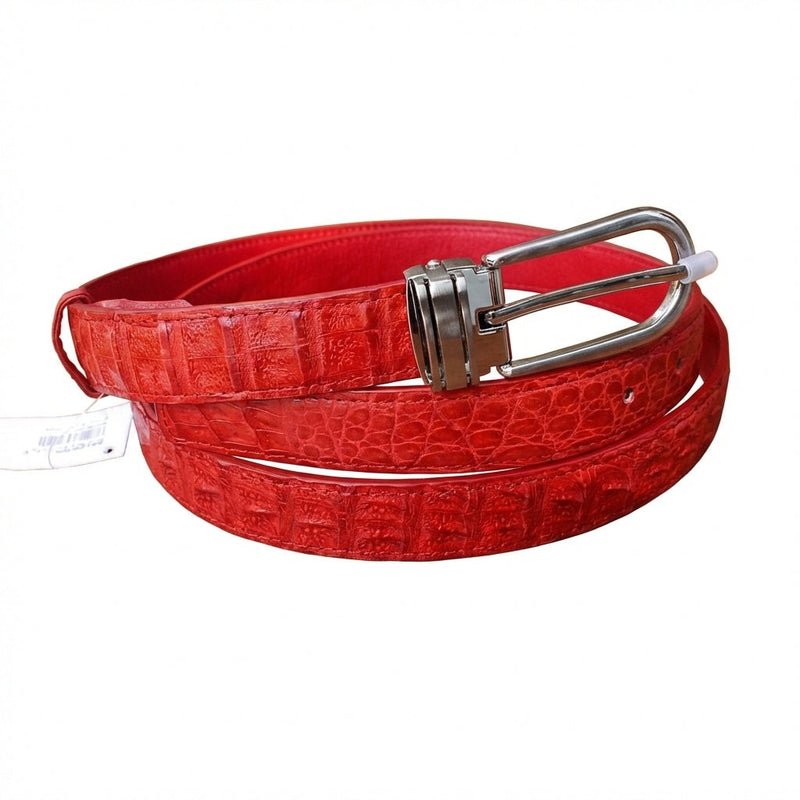 Cintura in vera pelle di coccodrillo rossa con texture a squame esotiche e fibbia intercambiabile in argento