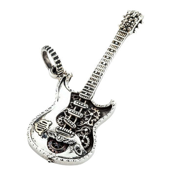 Steampunk E-Gitarren-Anhänger aus 925 Sterling Silber mit detaillierten, sichtbaren Zahnrädern und mechanischen Elementen.