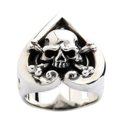 Front udsigt af solid sølv Ace of Spades kraniumring med korsbones detalje