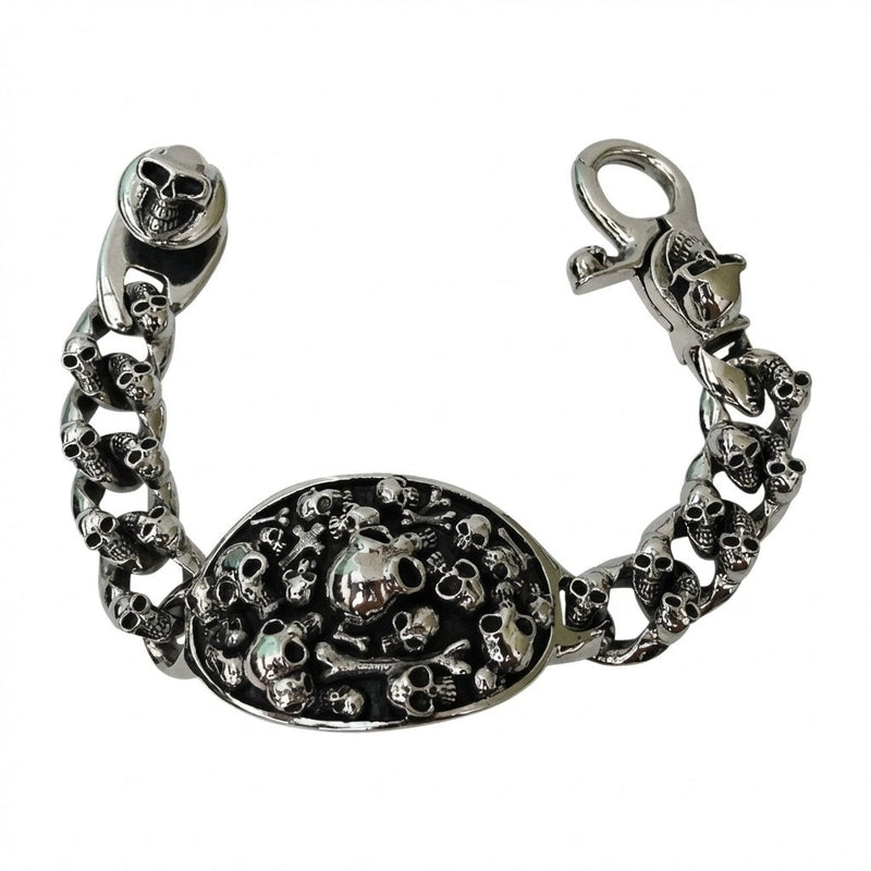 Sterling Silber Totenkopf Armband mit ovalem Mittelstück mit mehreren Totenköpfen und gekreuzten Knochen Design