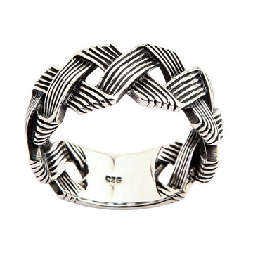 Handgjord vågknut i sterlingsilver bandring framifrån som visar det intrikata vävda mönstret och 925 stämpeln