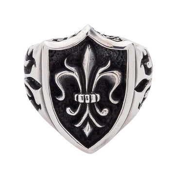 Front view of the solid 925 sterling silver gothic fleur de lis shield ring.