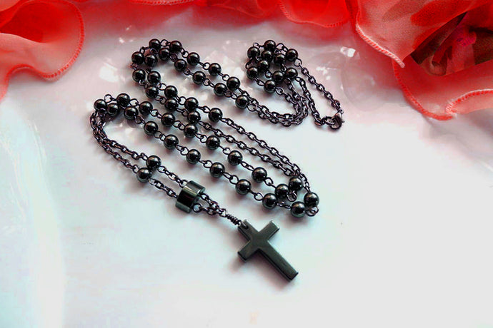 Un pendentif croix - un symbole religieux ou un accessoire ?