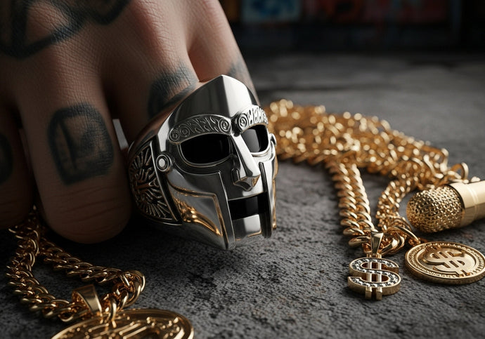 Vier een hiphoplegende met MF Doom-sieraden