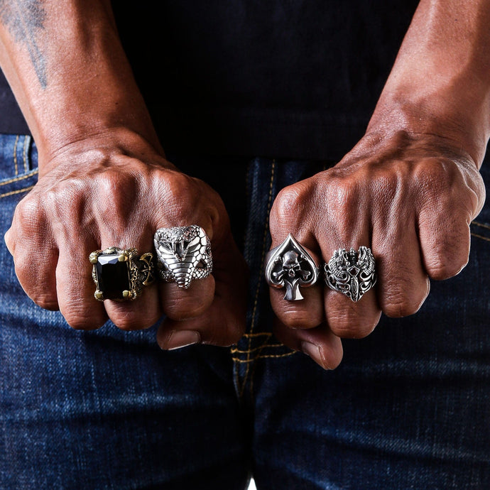 뱀장신구의 의미와 다양성