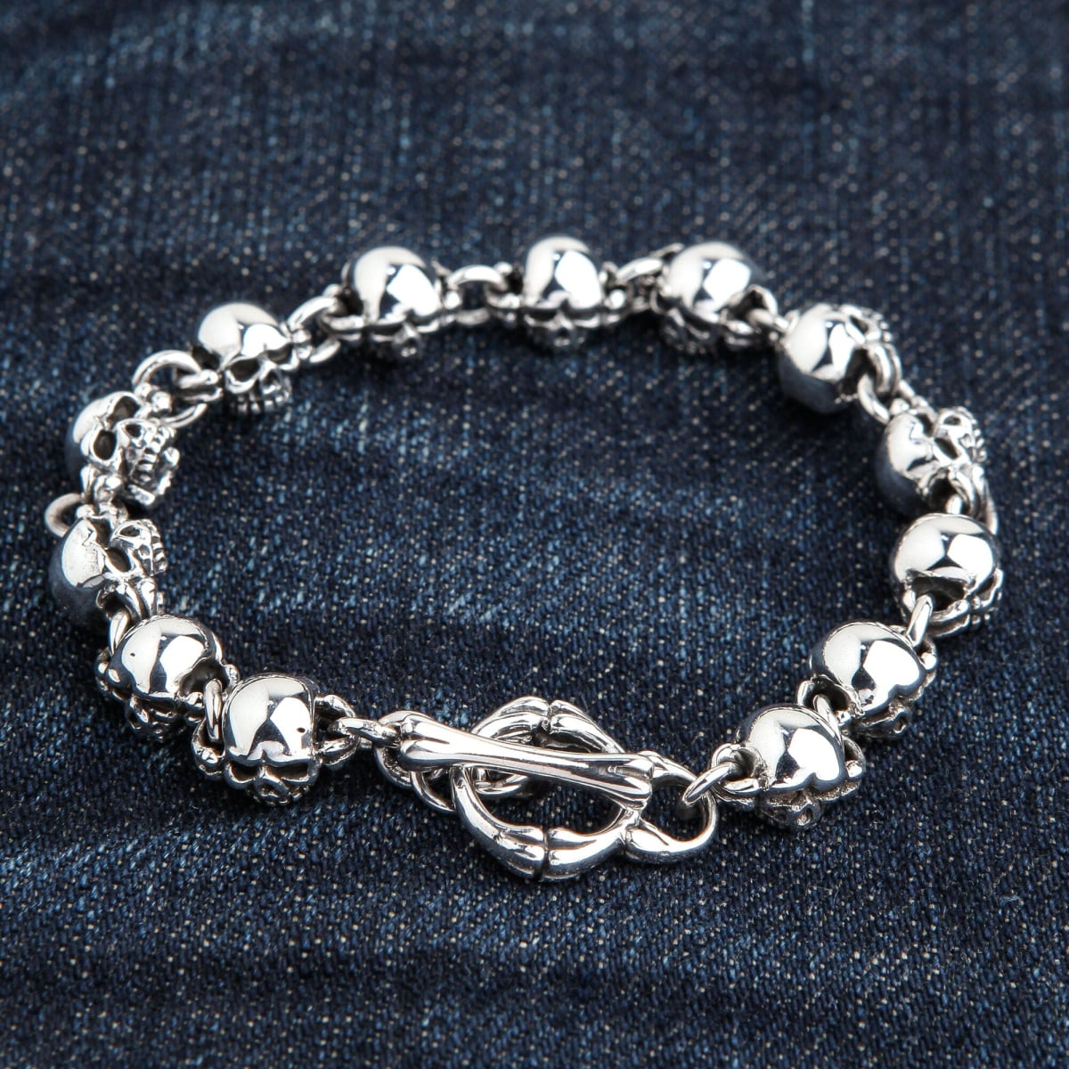 Bracciale aperto con due teste di teschio, autentico braccialetto gotico con teschio a doppia testa in argento Sterling 925 massiccio, regalo per lui, braccialetti in osso fatti a mano - Italia Bracciale aperto con due teste di teschio, autentico braccialetto gotico con teschio a doppia testa in argento Sterling 925 massiccio, regalo per lui, braccialetti in osso fatti a mano - Italia