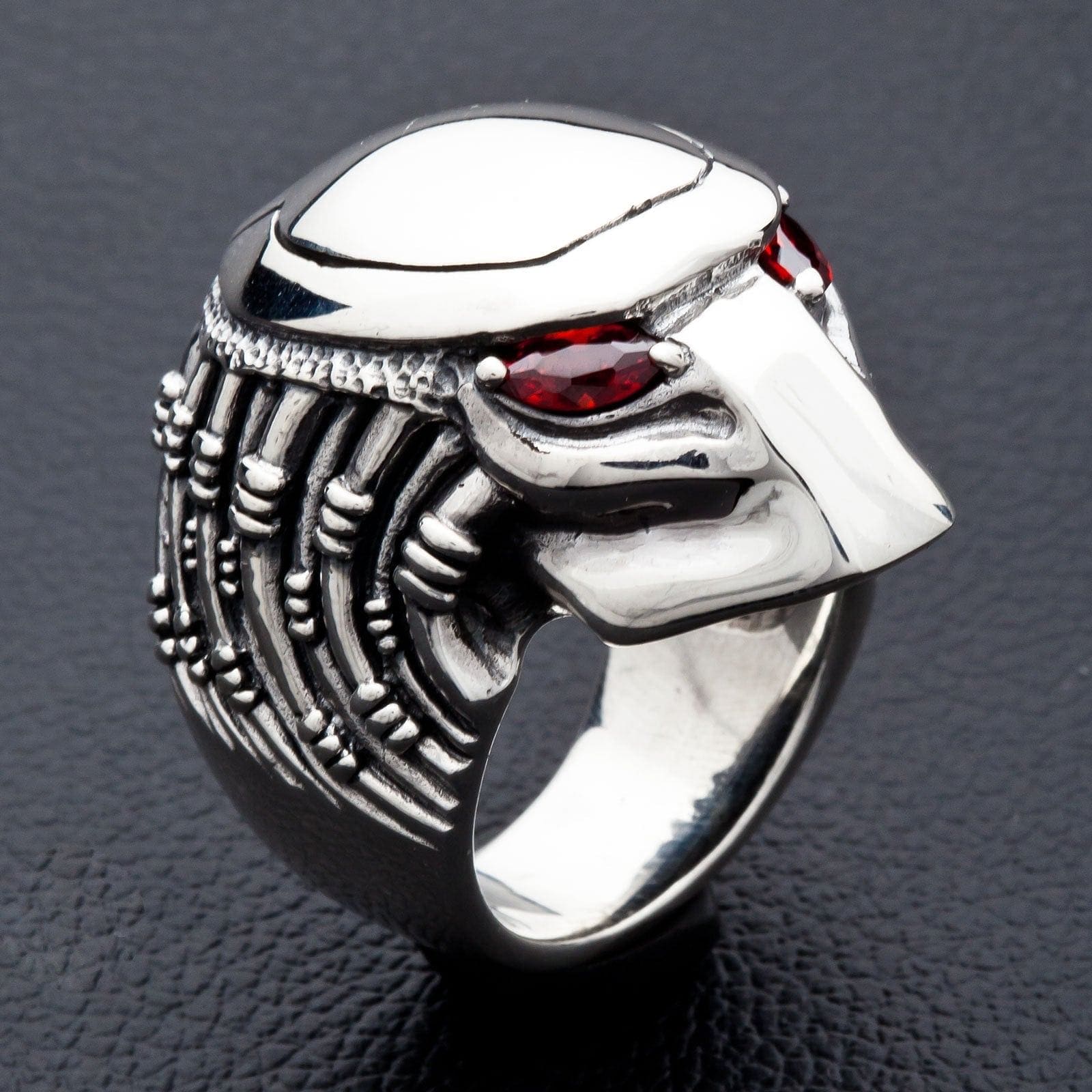 Jewelry - Bague Chevalière Tête d'Aigle Yeux Rouges Acier Or Jewelry - Bague Chevalière Tête d'Aigle Yeux Rouges Acier Or