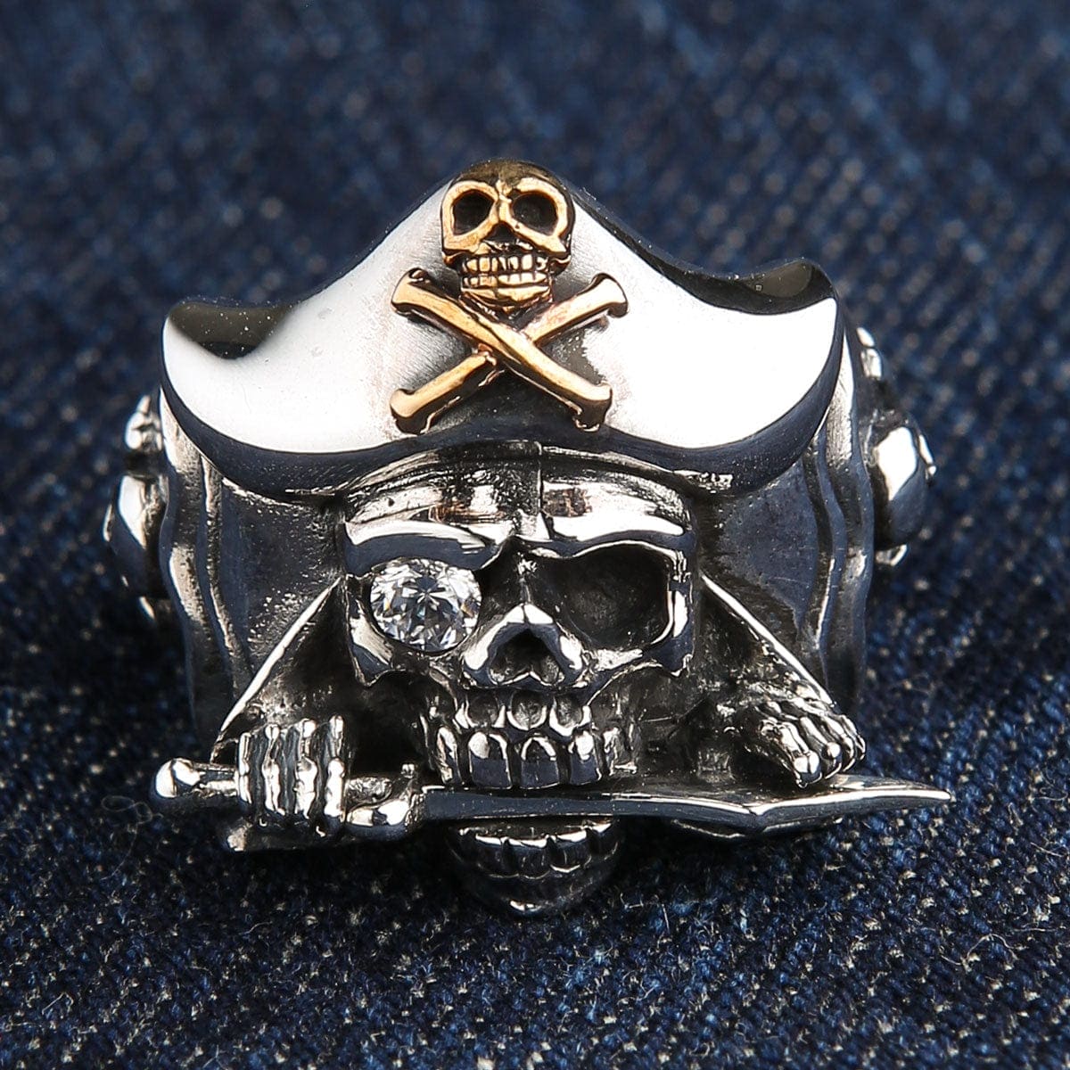 Anello in argento Sterling 925 a forma di teschio e ossa Anello in argento Sterling 925 a forma di teschio e ossa
