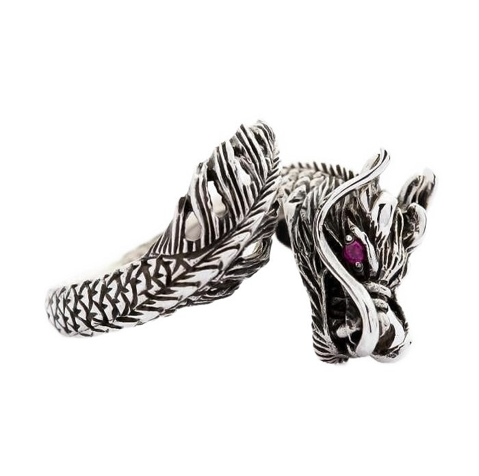 Anillo dragón japonés de plata con ojos de piedra roja, vista lateral