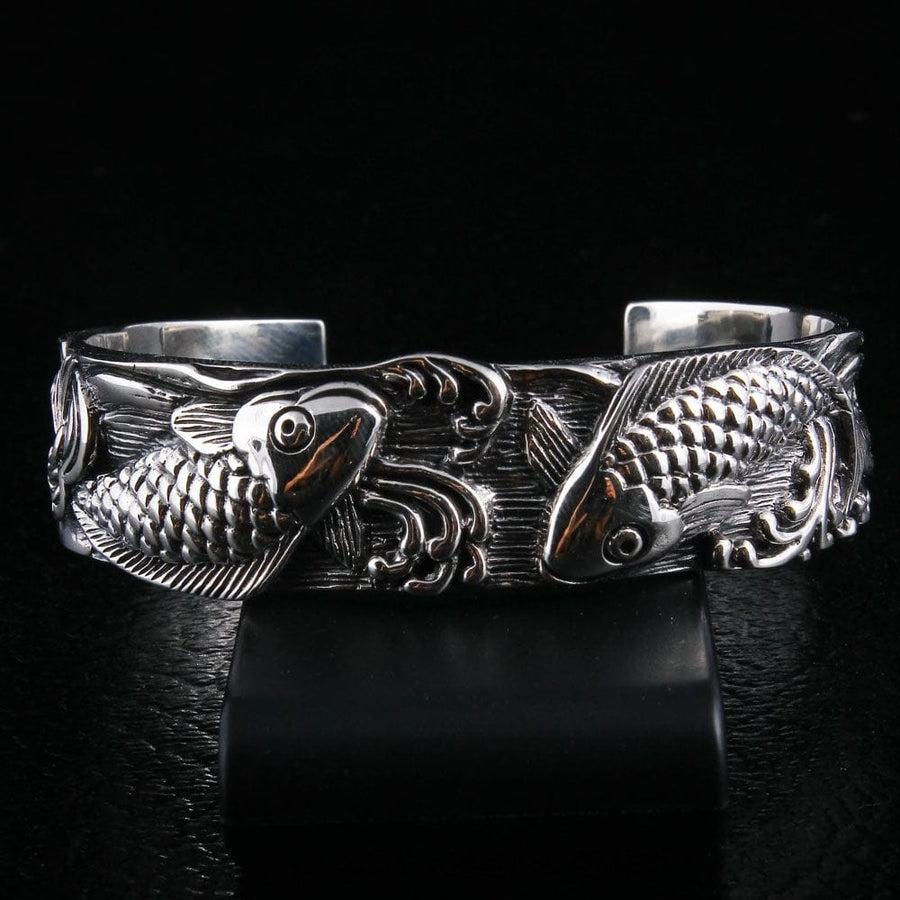 Japanischer Koi-Fisch 925er Sterlingsilber-Armreif, Vorderansicht mit detailliertem Koi-Design