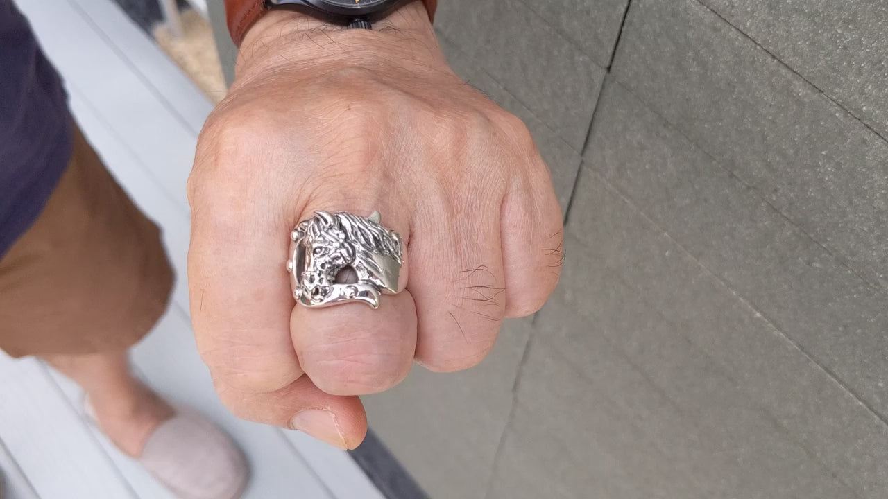 ロッカホースリング — 馬術を象徴するデザイン | Bikerringshop