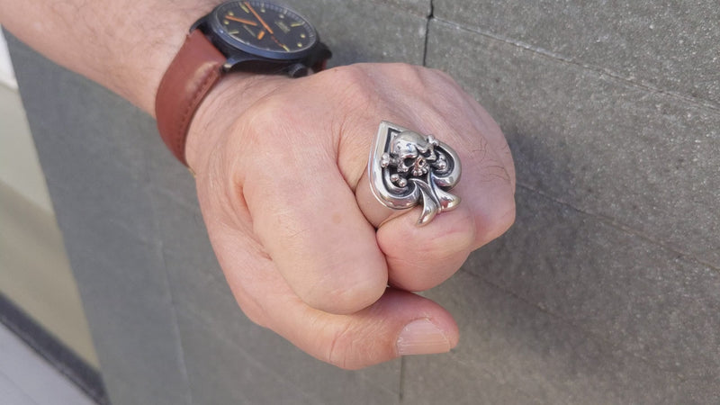 Ace of Spades スカルリング — 30g デスカード バイカーリング