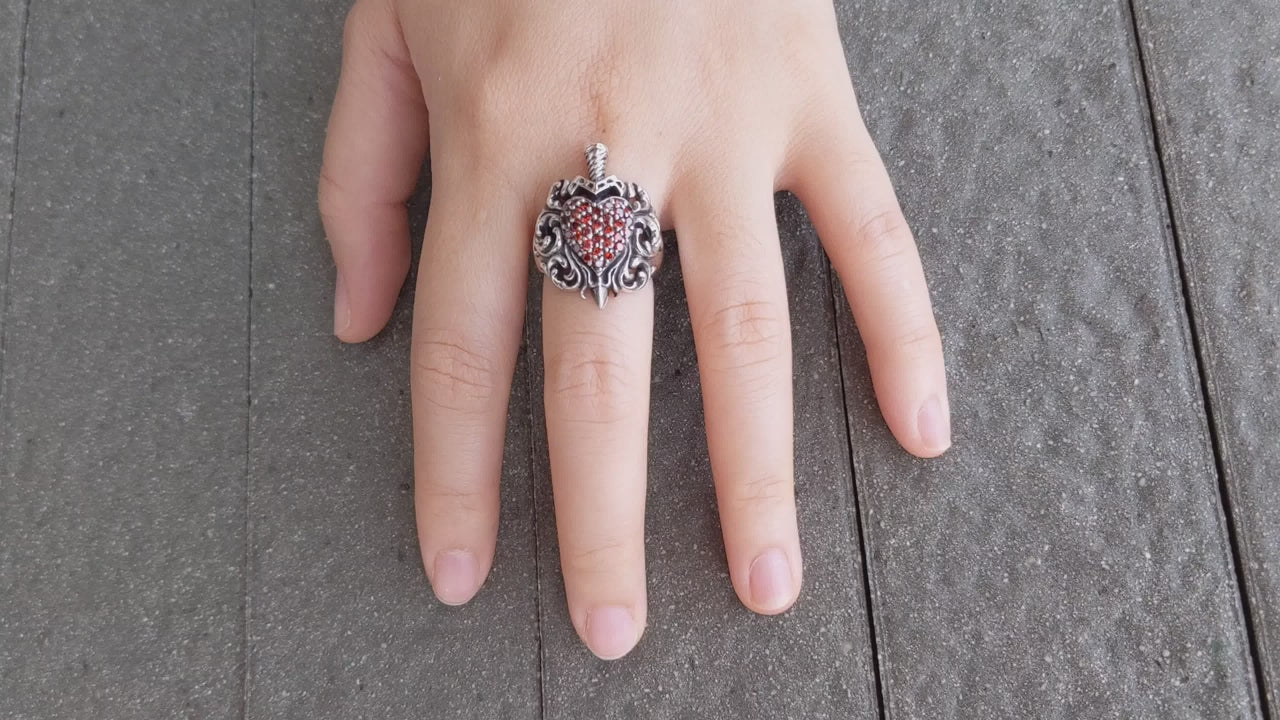 Dagger Heart Ring — Gothic Romance Statement | Bikerringshop