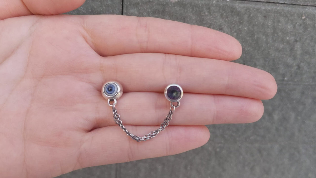 イーブルアイ スタッドピアス — パンク ダブルチェーンスタイル