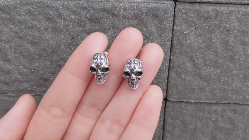 フレイムタトゥー スカルスタッドピアス | スターリングシルバー