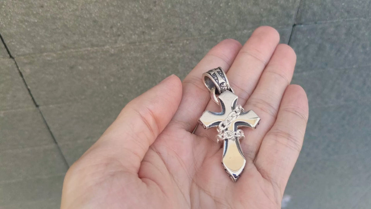Gothic Cross Pendant — Bold Daily Silver | Bikerringshop