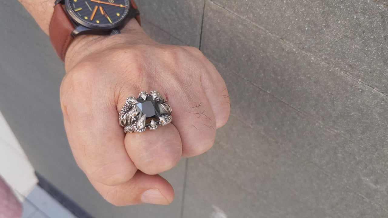 Gothic Claw Ring — Dark Fantasy Statement | Bikerringshop