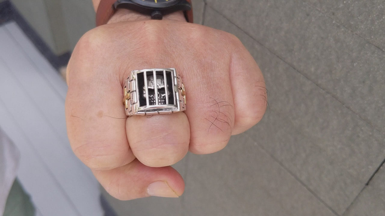 Prisoner スカルリング — ゴシック・ツートーンバンド | Bikerringshop