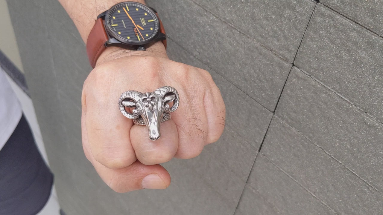 ラムヘッドリング — 力強い動物モチーフのバンド | Bikerringshop