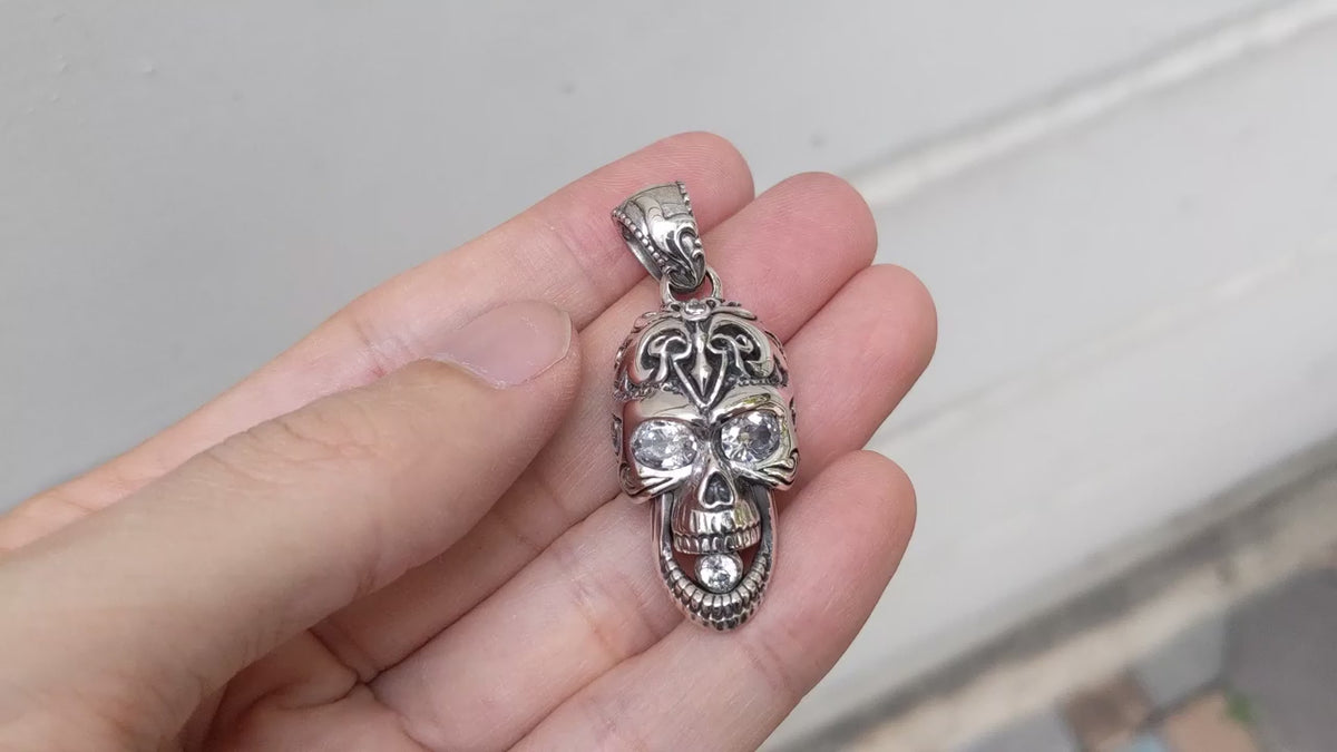 部族風ダイヤモンドスカルペンダント — 925シルバー | Bikerringshop