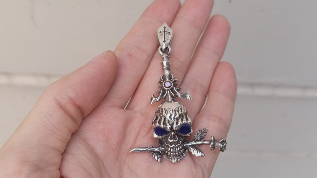 Skull & Rose Pendant — Gothic Memento Mori for Riders
