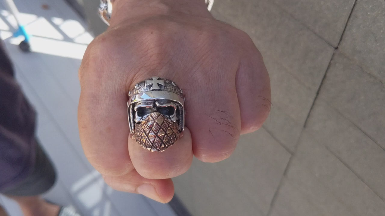 Biker Skull Ring — Heavyweight Gothic Statement
