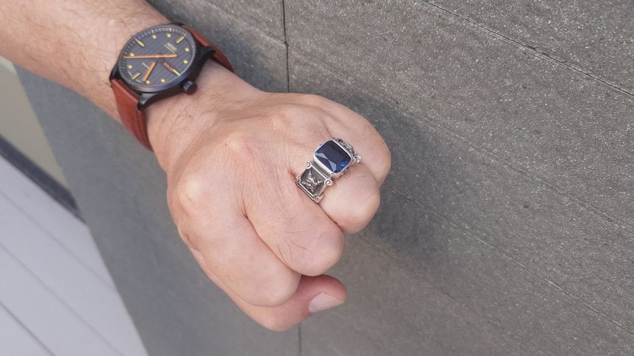 Knight Shield Ring — 中世ブルー・ストーン・シルバー・リング