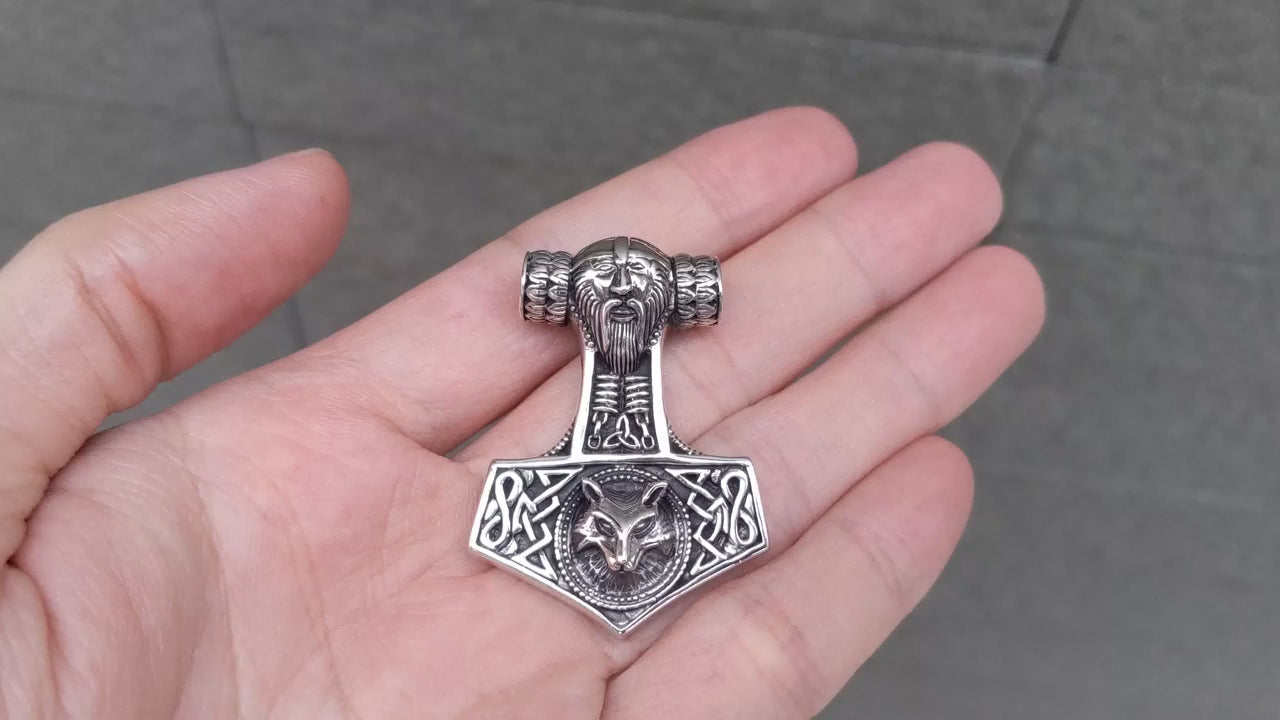 Fenrir Wolf Mjolnir Pendant — 北欧バイキング神話チャーム