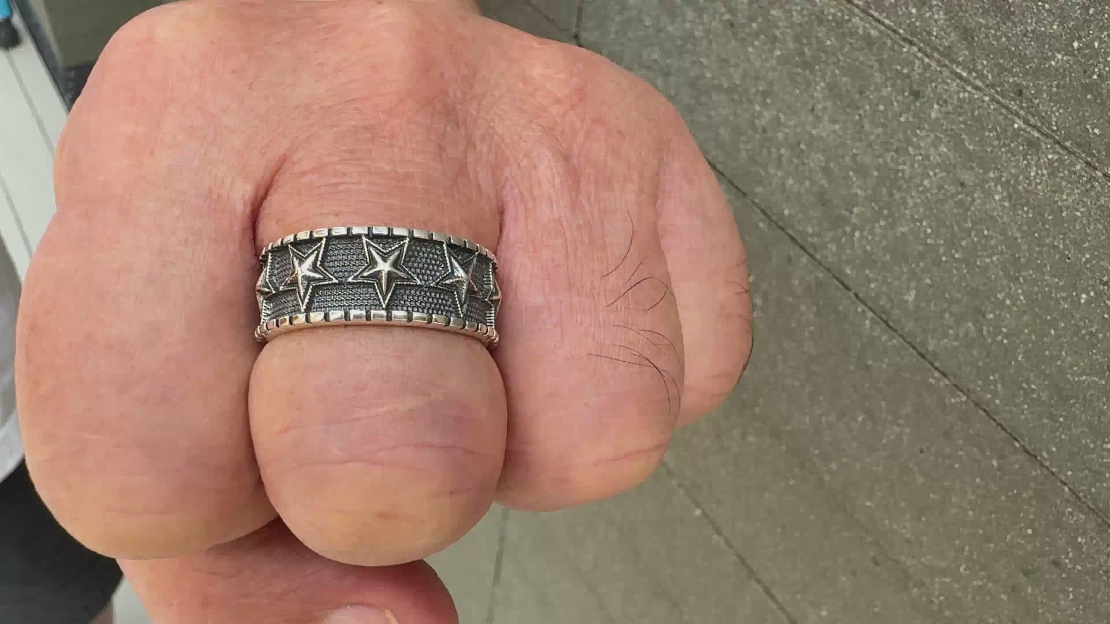 Wrap-Around Star Ring — Stackable Everyday Band