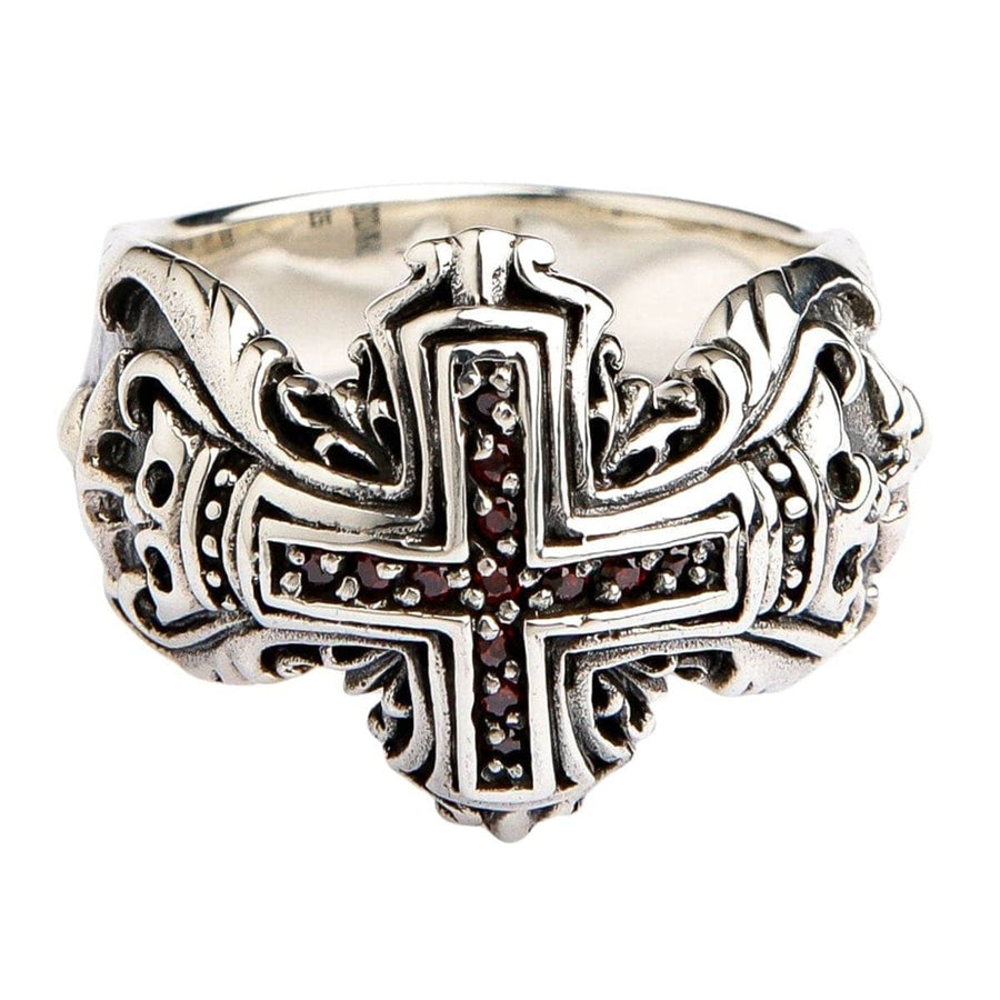 Anello medievale in argento sterling con inlay in granato rosso vista frontale che mostra un intricato design a scrollwork