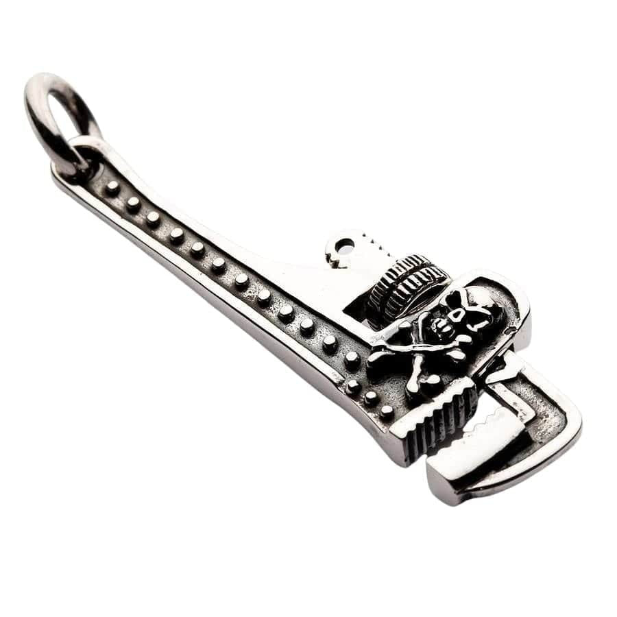 Sterling zilveren pijpsleutel hanger met doodskop en gekruiste botten vooraanzicht