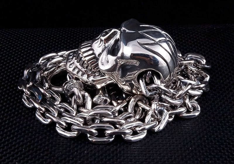 Collana da uomo con ciondolo a forma di motore di Collana da uomo con ciondolo a forma di motore di