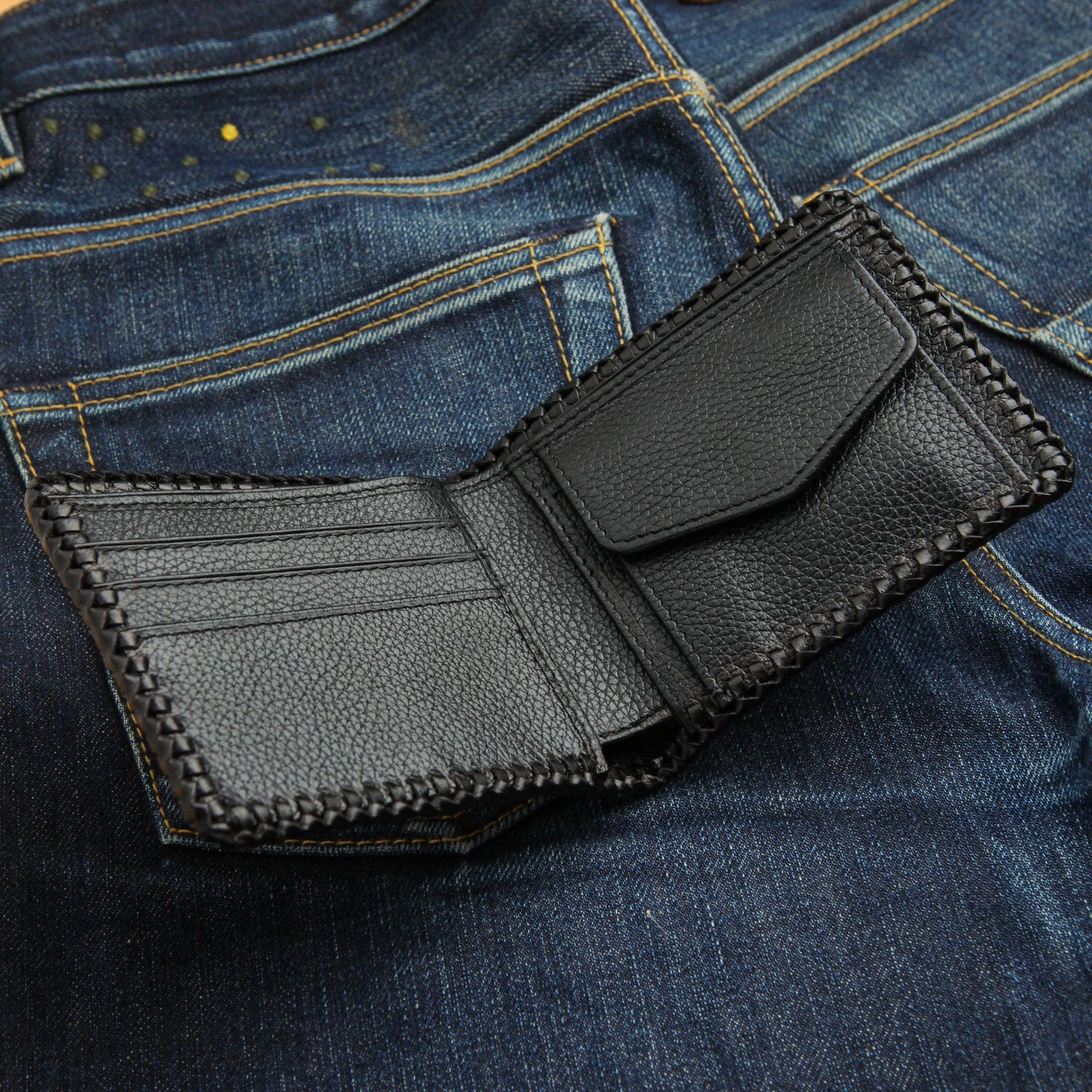Cobra Skin Bifold Wallet With Red Stingray Inlay Cobra Skin Bifold Wallet With Red Stingray Inlay