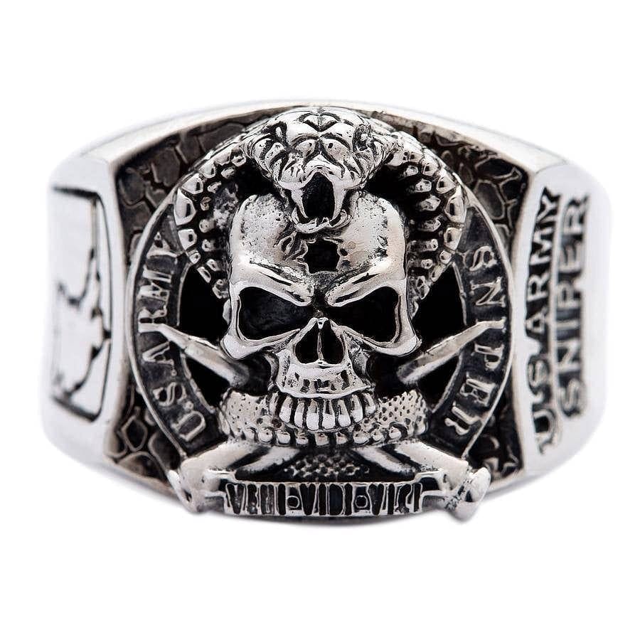 Anillo sólido de plata esterlina para hombre del Ejército de los Estados Unidos con anillo de francotirador, un emblema de calavera y serpiente detallado.